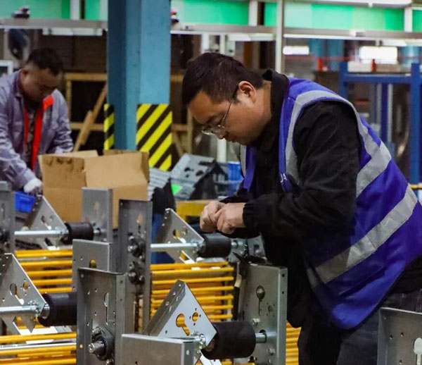 เป็นกำลังใจให้ชาวปศุสัตว์ | ชาวเขาสูงวัดระยะทางจากยอดเขาถึงตีนถนนไกล